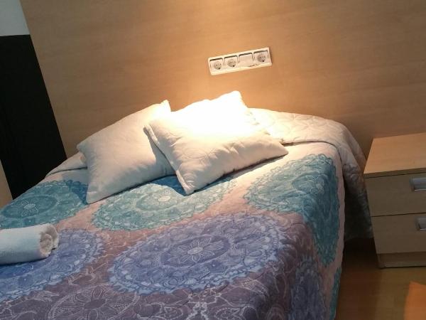 Hostal Lima : photo 4 de la chambre chambre double avec balcon