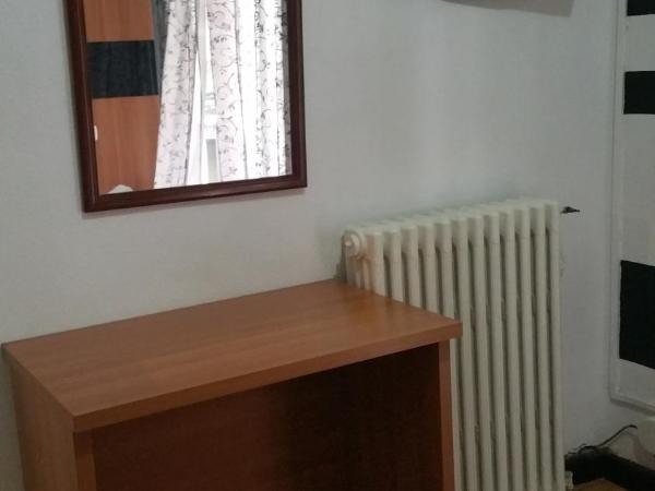 Hostal Lima : photo 3 de la chambre chambre double avec balcon