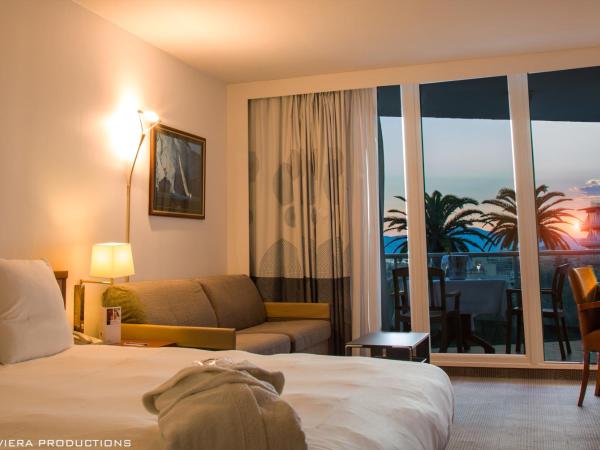 Hotel Cannes Montfleury : photo 5 de la chambre chambre familiale - côté jardin et piscine