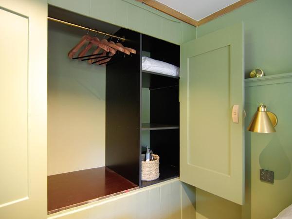 Authentic Farmhouse - De Vergulden Eenhoorn : photo 7 de la chambre suite avec baignoire