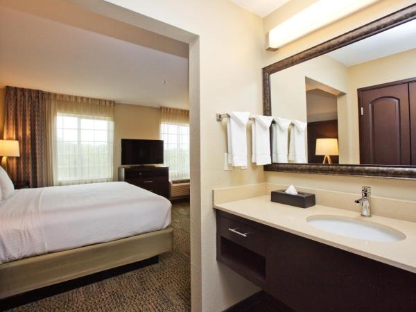 Staybridge Suites Austin South Interstate Hwy 35, an IHG Hotel : photo 1 de la chambre suite studio avec 2 lits queen-size
