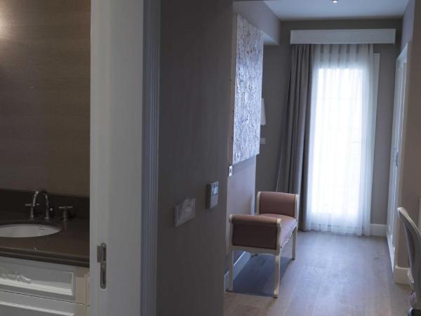 Ena Boutique Hotel & Residences : photo 7 de la chambre chambre lit king-size deluxe