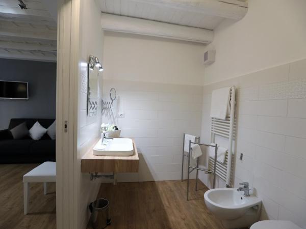 La Maison De Charme ROOMS : photo 6 de la chambre suite junior avec balcon