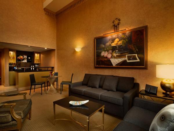 Hotel Le Soleil by Executive Hotels : photo 2 de la chambre penthouse (avec canapé-lit)