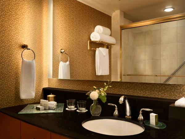 Hotel Le Soleil by Executive Hotels : photo 3 de la chambre suite exécutive 1 chambre lit queen-size (avec canapé-lit)