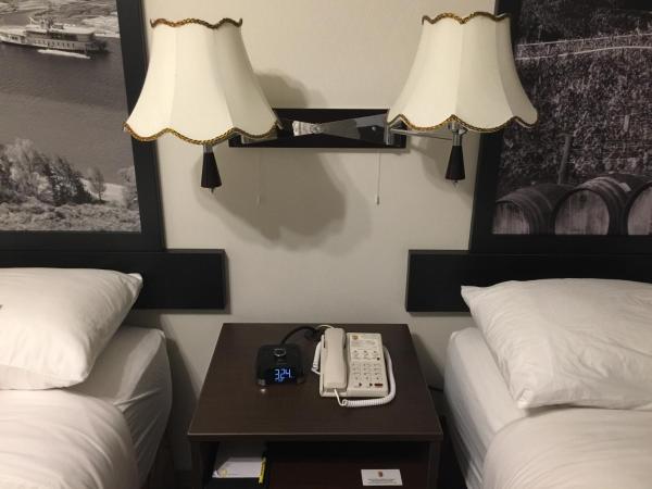 Super 8 by Wyndham Kelowna BC : photo 2 de la chambre chambre double avec 2 lits doubles - non-fumeurs