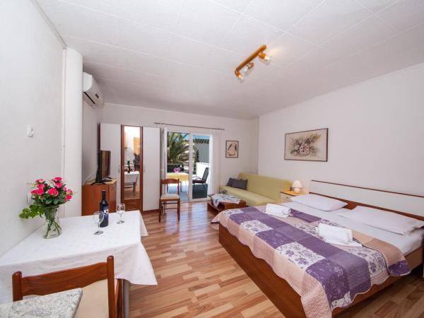 Apartments Kovačić : photo 10 de la chambre studio avec balcon (3 adultes) 