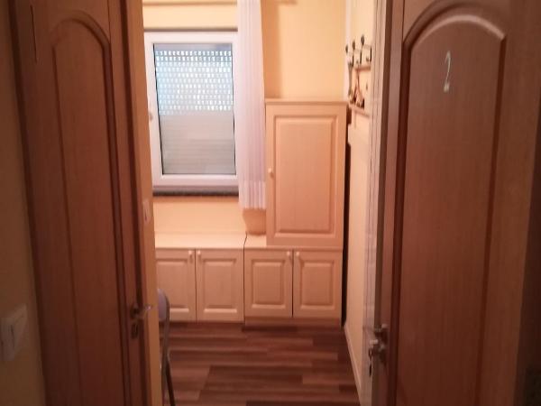 Cinema House Single & Double Rooms & Studio Apartments : photo 9 de la chambre chambre simple avec salle de bains privative