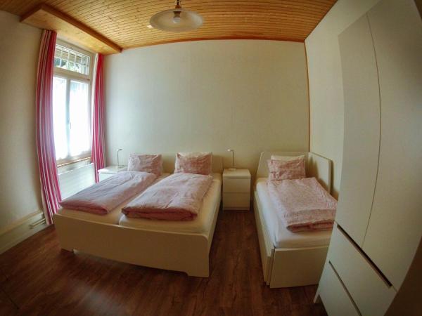 Alpina Hotel : photo 3 de la chambre chambre triple