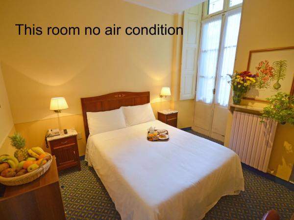 Hotel Roma e Rocca Cavour : photo 6 de la chambre chambre double ou lits jumeaux basique