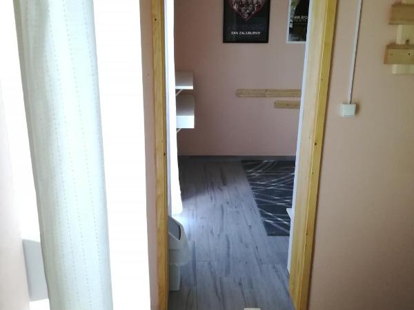 Cinema House Single & Double Rooms & Studio Apartments : photo 7 de la chambre chambre double avec salle de bains privative et terrasse