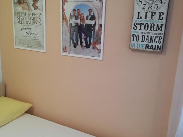 Cinema House Single & Double Rooms & Studio Apartments : photo 4 de la chambre chambre double avec salle de bains privative