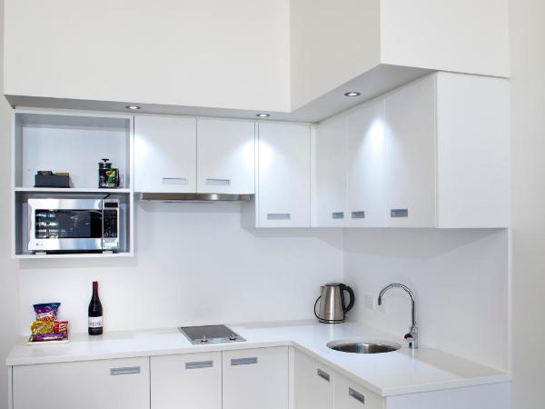 Mantra Charles Hotel : photo 4 de la chambre two-bedroom interconnecting family apartment