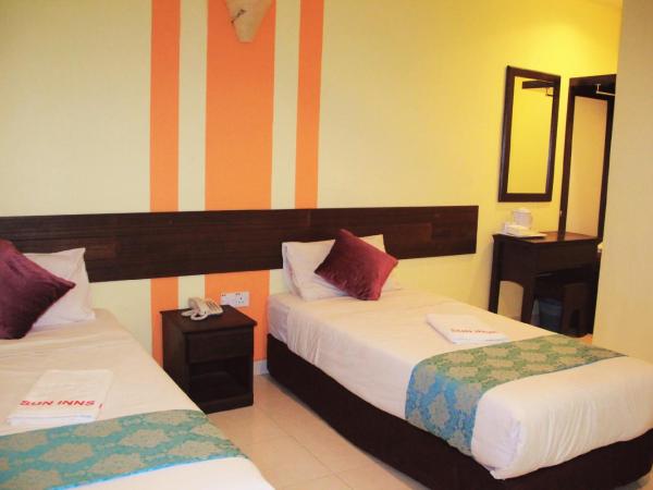 Sun Inns Rest House Kuantan : photo 2 de la chambre hébergement supérieur avec fenêtre