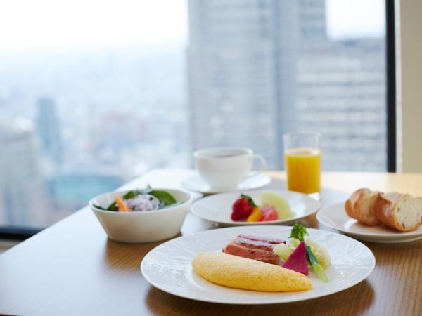 Keio Plaza Hotel Tokyo Premier Grand : photo 9 de la chambre grande chambre lit king-size supérieure premier - Étage club avec accès au salon club - non-fumeurs