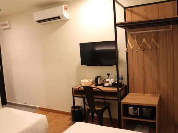 BIG M Hotel : photo 3 de la chambre hébergement lits jumeaux standard (sans fenêtres)