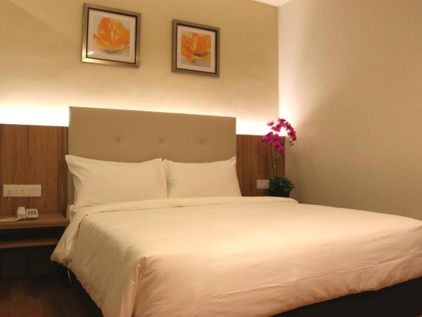 BIG M Hotel : photo 2 de la chambre chambre lit queen-size standard sans fenêtre