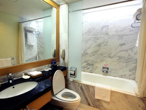 Beijing Hotel : photo 5 de la chambre chambre lits jumeaux avec vue sur la cité interdite