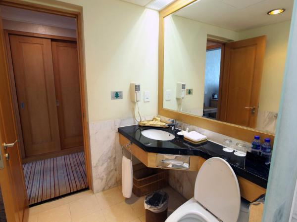 Beijing Hotel : photo 4 de la chambre chambre lits jumeaux avec vue sur la cité interdite