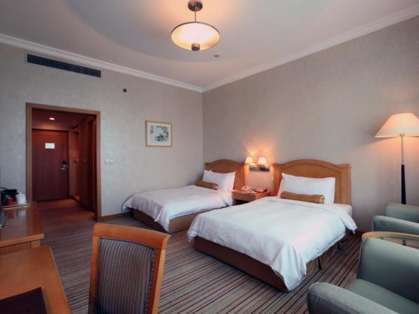 Beijing Hotel : photo 3 de la chambre chambre lits jumeaux avec vue sur la cité interdite