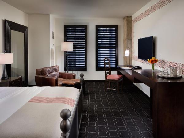 Hotel Valencia Riverwalk : photo 5 de la chambre chambre lit king-size - vue sur ville