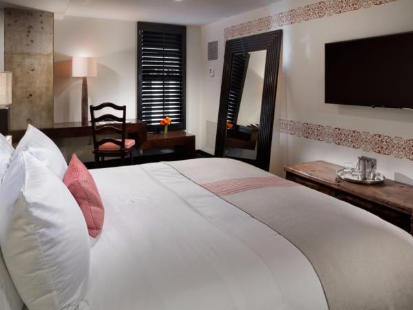 Hotel Valencia Riverwalk : photo 4 de la chambre chambre lit king-size - vue sur ville