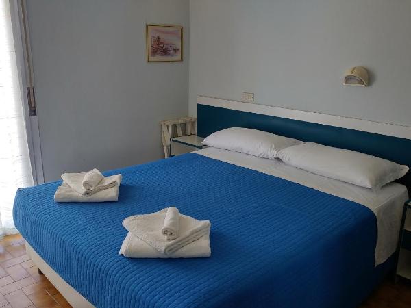 Hotel Biagini : photo 1 de la chambre chambre double deluxe avec balcon - vue sur mer