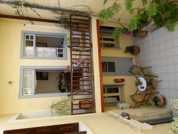 Madonna Studios : photo 2 de la chambre chambre double ou lits jumeaux deluxe avec balcon