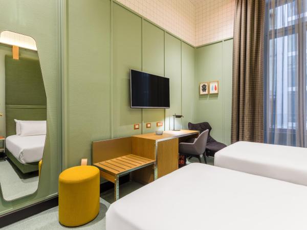 Room Mate Giulia : photo 4 de la chambre chambre double ou lits jumeaux standard