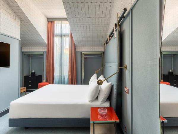 Room Mate Giulia : photo 5 de la chambre chambre double ou lits jumeaux standard