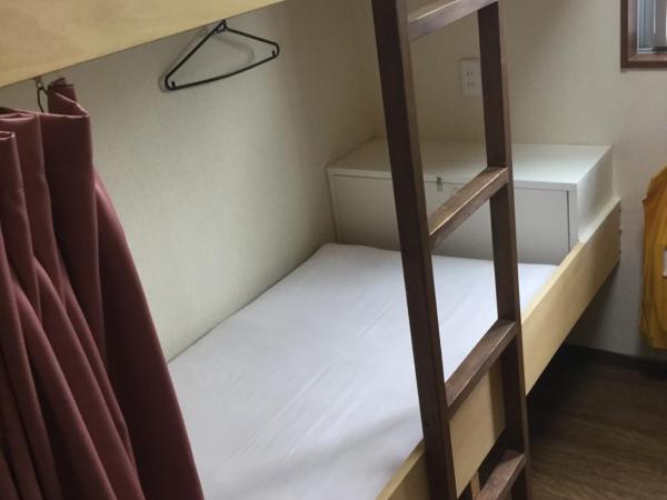 Yamate Rest House (Male Only) : photo 4 de la chambre lit dans dortoir pour hommes de 4 lits