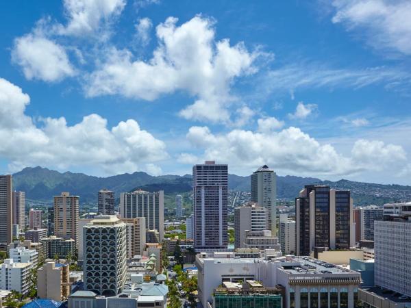 Halepuna Waikiki by Halekulani : photo 3 de la chambre hébergement avec vue sur montagne waikiki