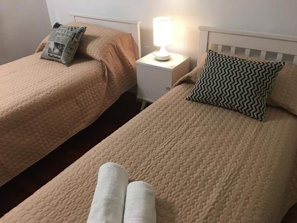 LOPEZ Hostel & Suites : photo 6 de la chambre chambre lits jumeaux avec salle de bains privative