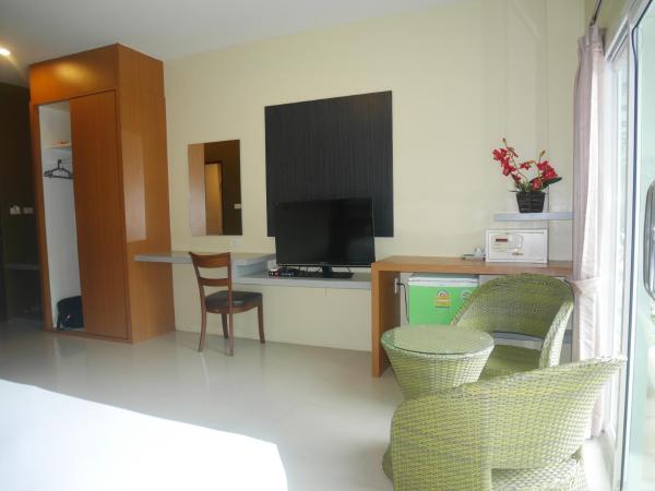 Phi Phi Maiyada Resort- SHA Certified : photo 8 de la chambre chambre double deluxe avec accès piscine