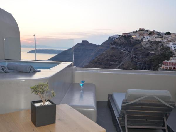 Aria Suites & Villas : photo 2 de la chambre villa troglodyte dolce far niente 2 chambres avec jacuzzi - vue sur caldera 