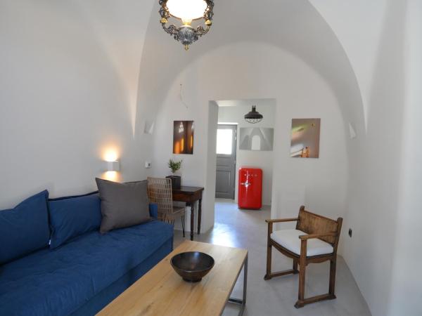Aria Suites & Villas : photo 4 de la chambre villa troglodyte dolce far niente 2 chambres avec jacuzzi - vue sur caldera 
