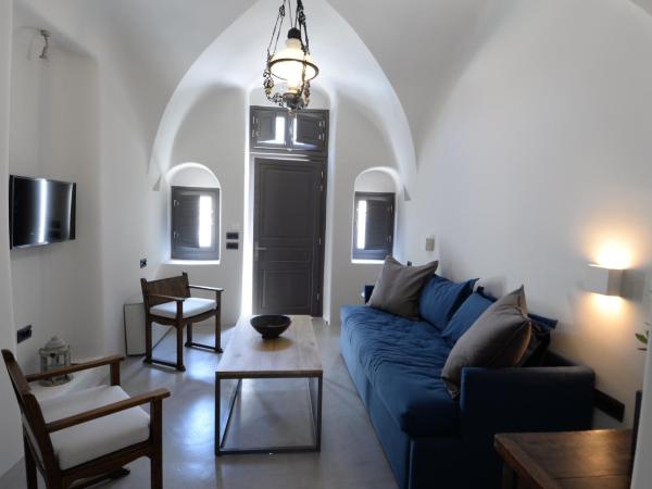 Aria Suites & Villas : photo 5 de la chambre villa troglodyte dolce far niente 2 chambres avec jacuzzi - vue sur caldera 