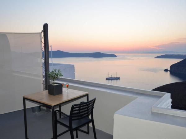 Aria Suites & Villas : photo 2 de la chambre villa fidelio 2 chambres avec jacuzzi - vue sur caldera 