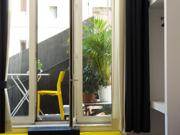 Daily Napoli - Lungomare : photo 10 de la chambre chambre double ou lits jumeaux avec terrasse