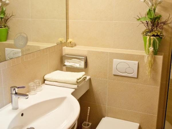 Hotel Garni Entstrasser : photo 4 de la chambre chambre simple avec balcon