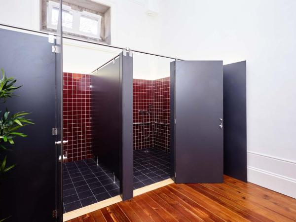 The Passenger Hostel : photo 3 de la chambre chambre triple avec salle de bains commune