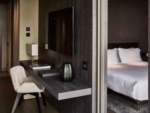 Hotel VIU Milan, a Member of Design Hotels : photo 3 de la chambre suite avec balcon