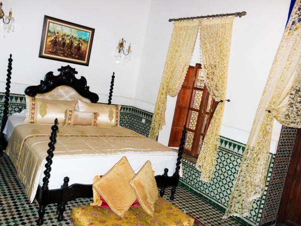 Riad-Boutique Borj Dhab Fez : photo 1 de la chambre suite familiale ambar salon