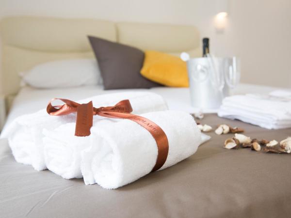 Preluna Central Palace : photo 6 de la chambre chambre triple avec balcon