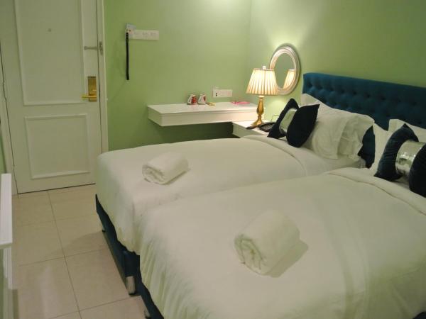 1 Day Car Hotel Station 18 : photo 4 de la chambre chambre lits jumeaux standard