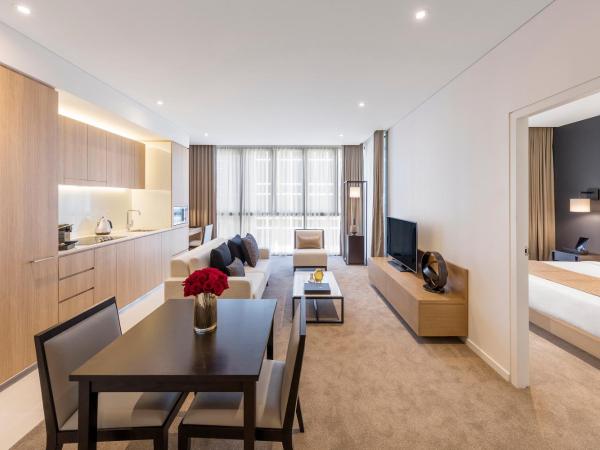 SKYE Hotel Suites Parramatta : photo 7 de la chambre suite skye deluxe 
