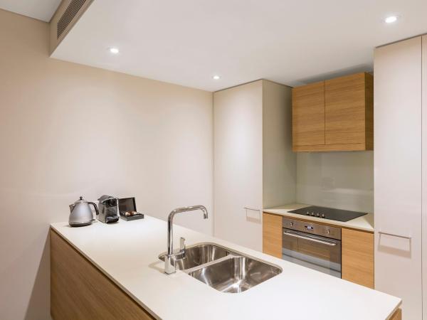 SKYE Hotel Suites Parramatta : photo 8 de la chambre hébergement premier 2 lits king-size 