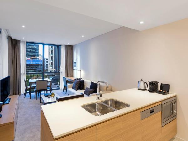 SKYE Hotel Suites Parramatta : photo 6 de la chambre hébergement premier 2 lits king-size 