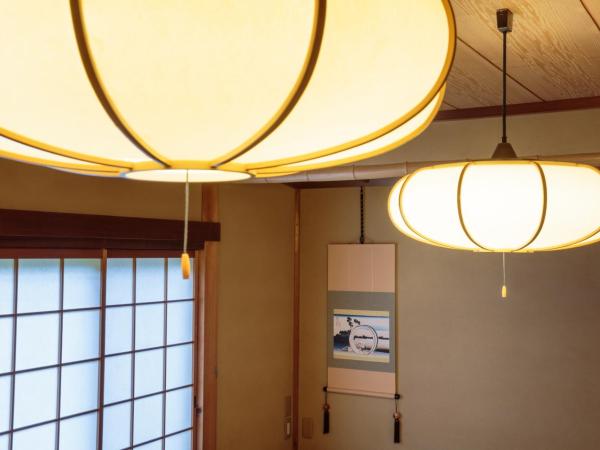 Gion Ryokan Q-beh : photo 5 de la chambre chambre de style japonais avec salle d'eau privative – vue sur jardin