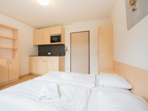 myNext - Riverside Hotel Salzburg : photo 2 de la chambre chambre double avec salle de bains privative